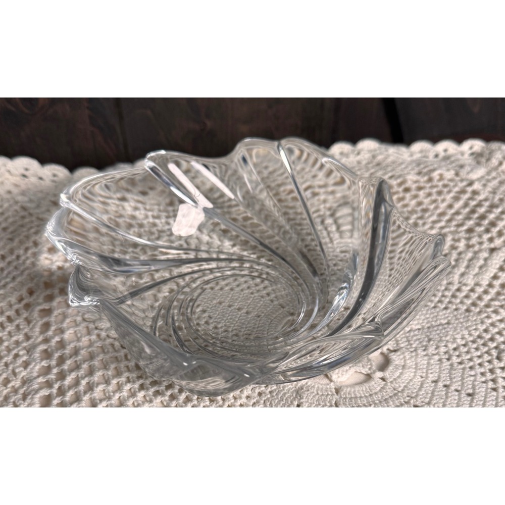 Vintage Glass Swirl Candy Nut‎ Trinket Bowl Centerpiece Dish Decor